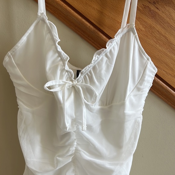 DIVIDED H&M Dress  Scrunched White Lined Size Small New with tags - Picture 2 of 7